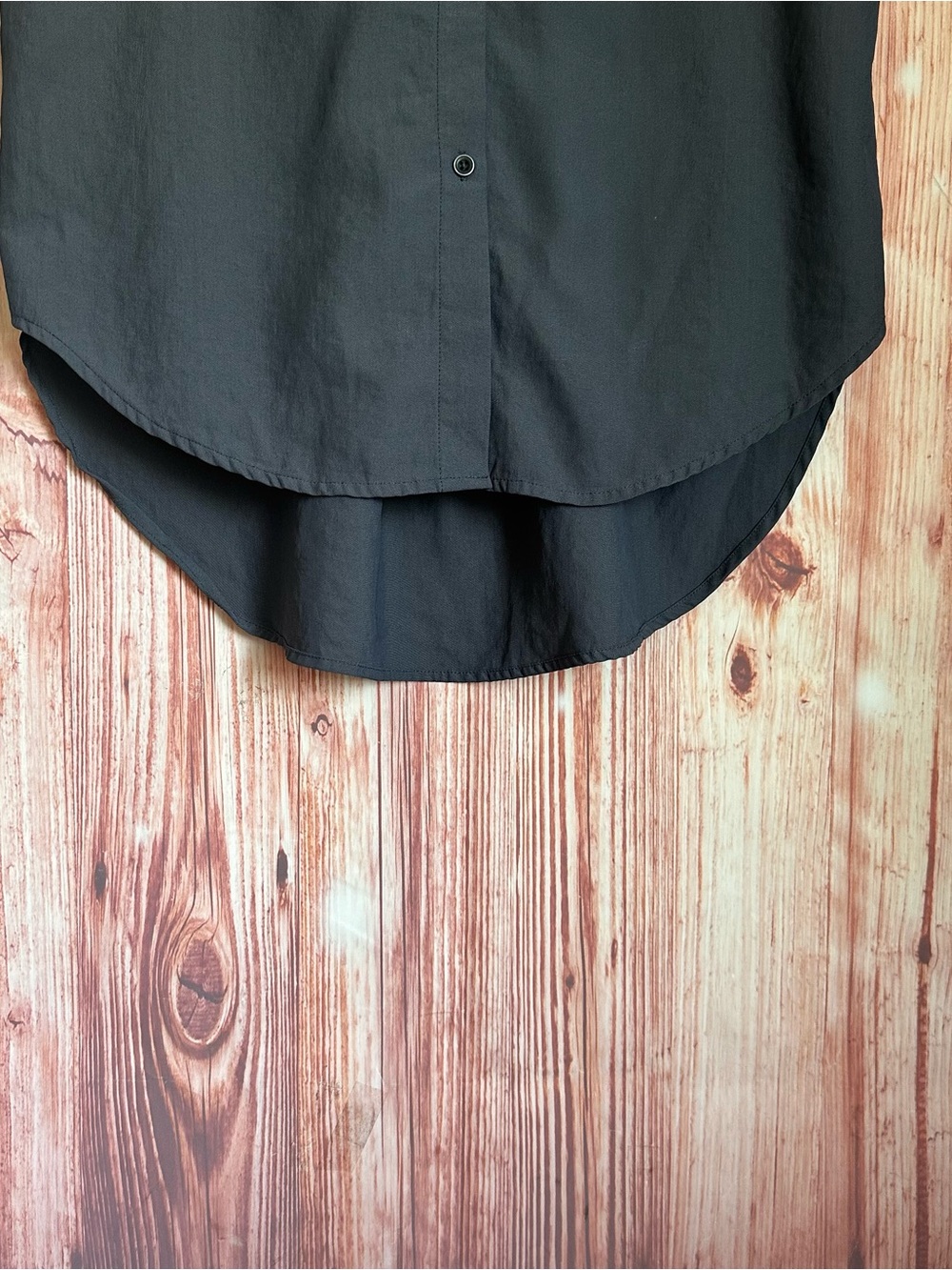 B New York Dark Gray Hi Lo Hem Short Sleeve Button Front Shirt Size S - Picture 6 of 12